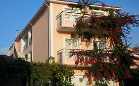 Theodora Studios & Apartments