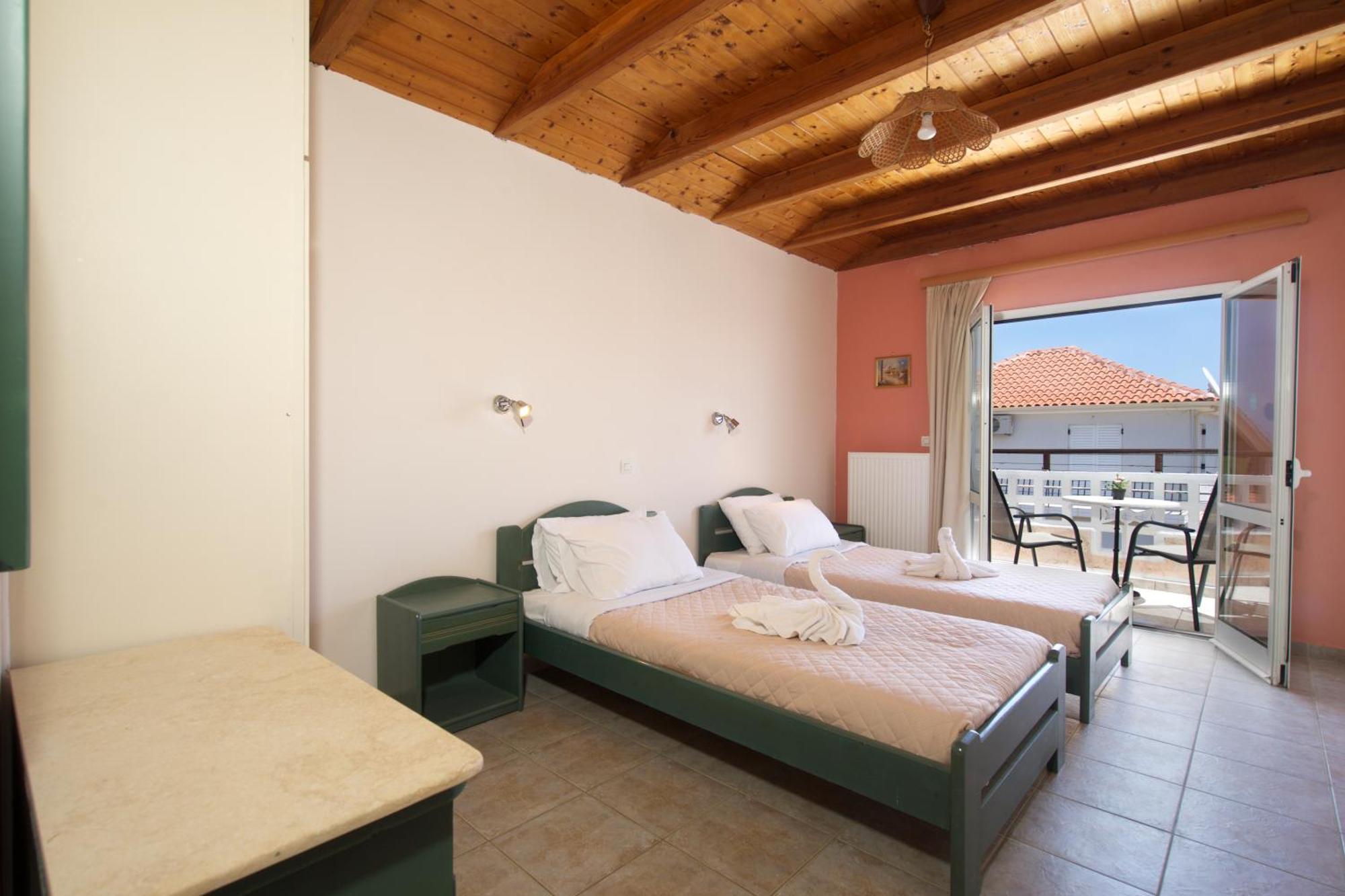 Theodora Studios & Apartments Skala  Esterno foto