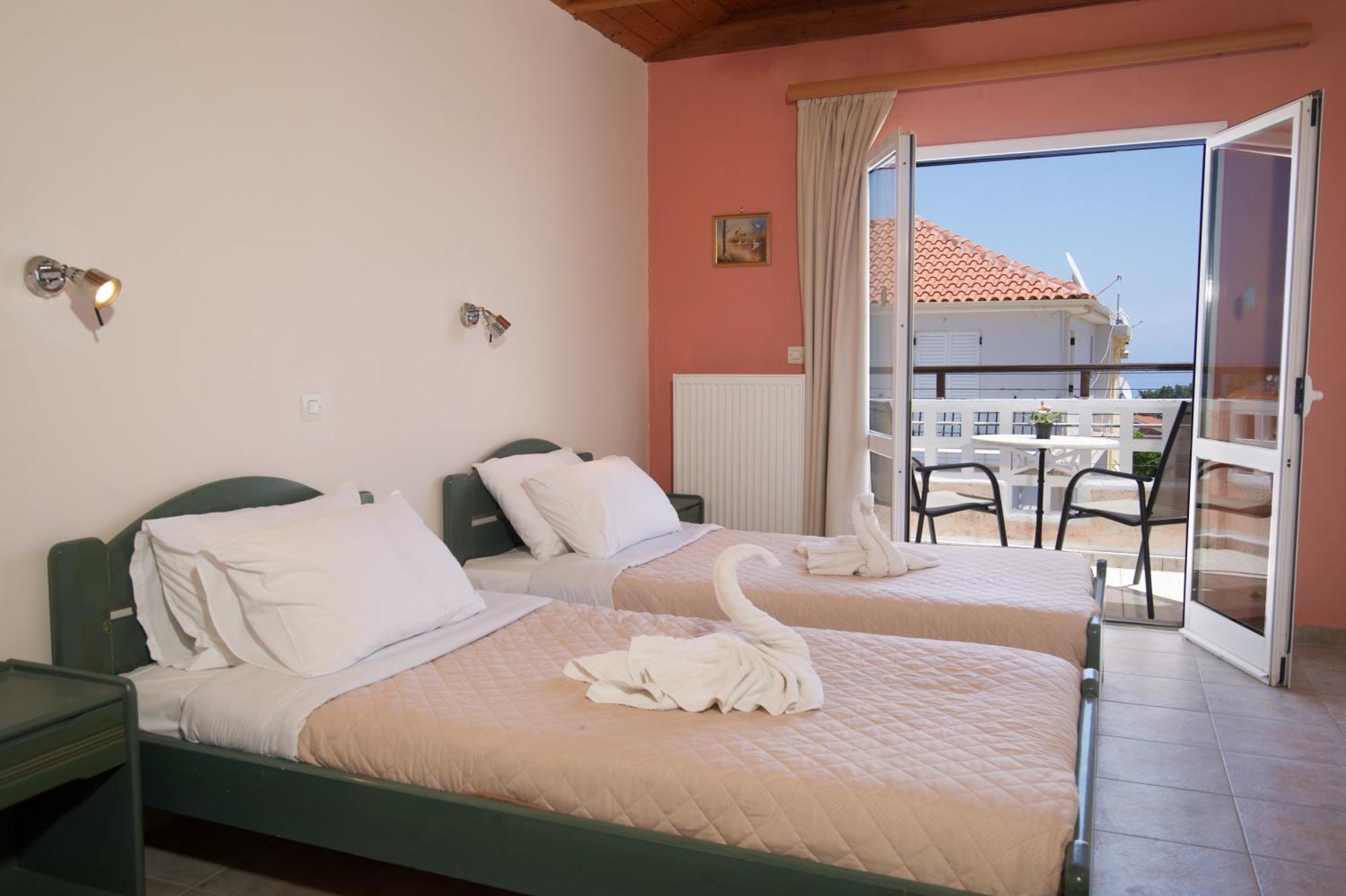 Theodora Studios & Apartments Skala  Esterno foto